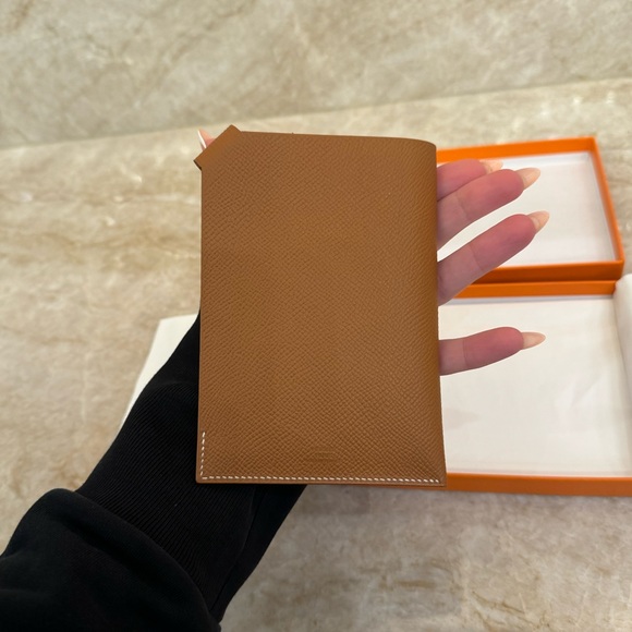 Hermes tarmac passport holder - Picture 4 of 8